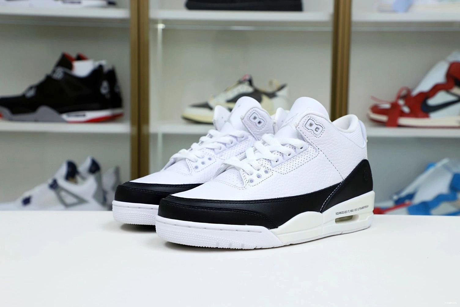 AIR 3 DESIGN RETRO 'WHITE' JORDAN X FRAGMENT SP 1227